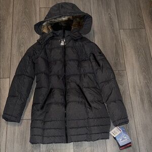 Quilted Hooded Puffer Coat in Charcoal